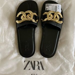 NWT Zara flat black sandals with chain detail